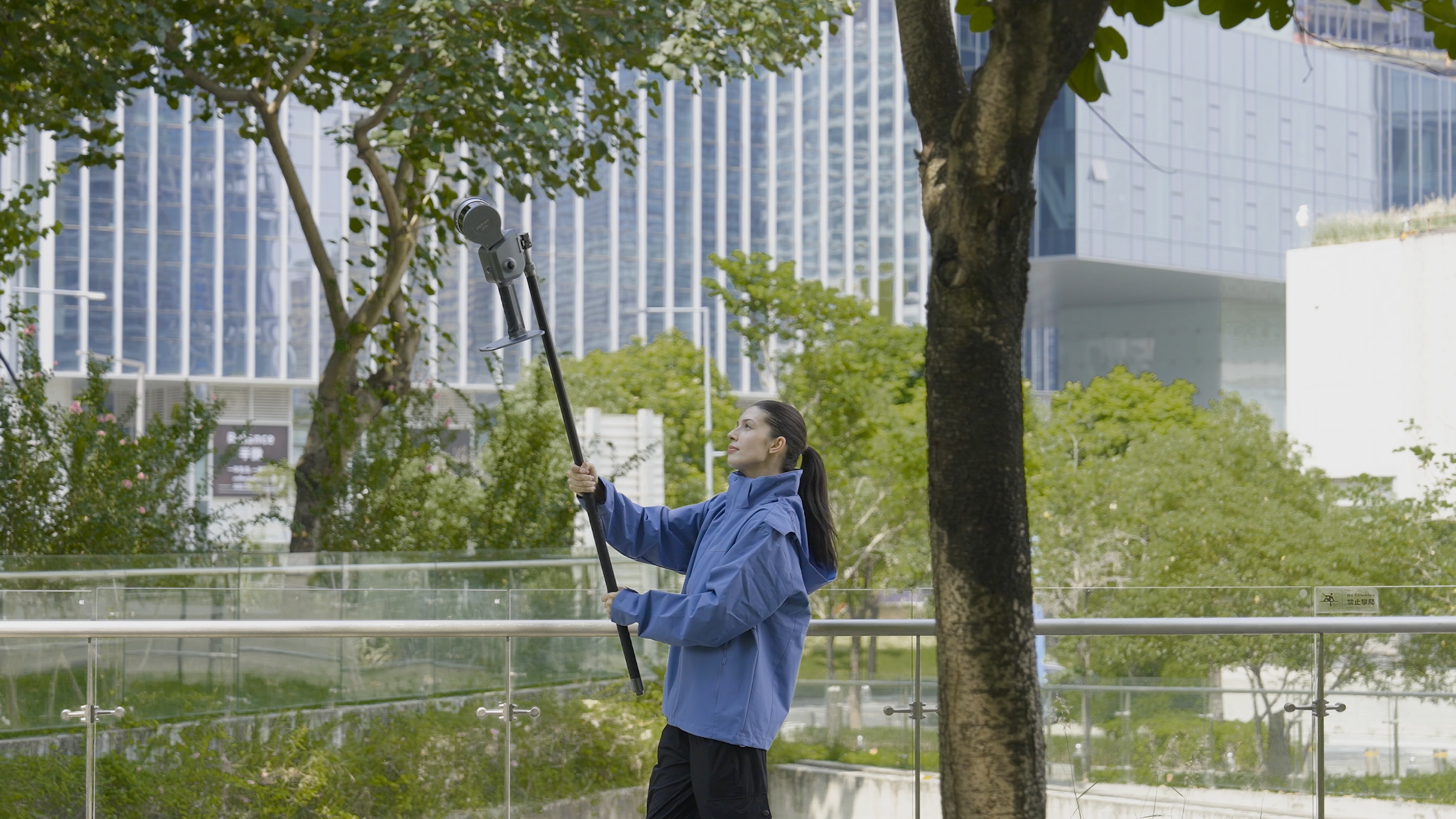 Professional using XGRIDS scanner